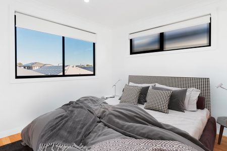 Contemporary Family Living | Space, Comfort & Convenience - Photo 3