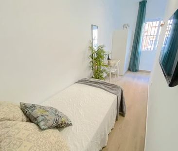 Avenida de Ramón y Cajal, Sevilla, Andalusia 41005 - Photo 1