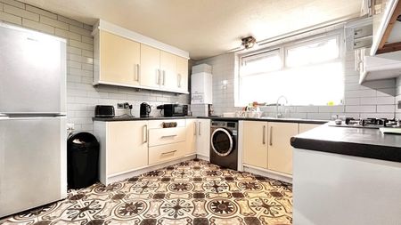 Room in a Shared Flat, Hind Grove, E14 - Photo 3