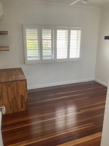 Wynnum West - Photo 3