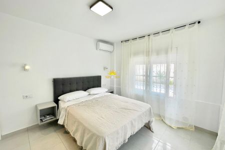 3-BEDROOM APARTMENT FOR RENT IN TORREVIEJA - ALICANTE - Photo 5