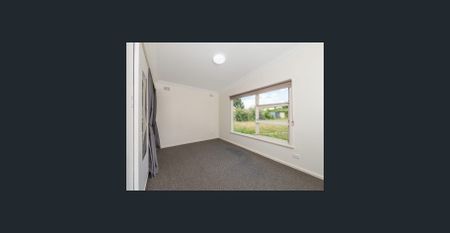 CLOSE TO UNE CAMPUS - Photo 5