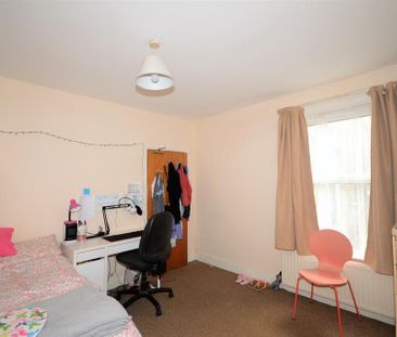 Bournemouth Sedgley Road Winton, BH9, Dorset - Photo 5