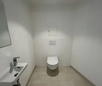 moderne 2-Zimmer Wohnung im 18.OG nächst Hauptbahnhof (Dachterrasse, Co-Working Bereich & Gym inklusive) - Photo 2