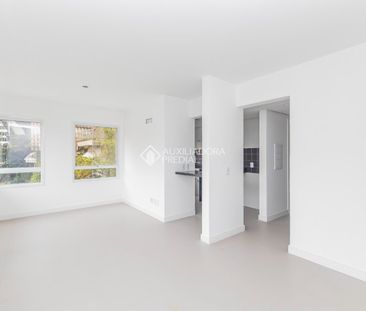 Apartamento com 2 quartos e 62m² para alugar em Auxiliadora, Porto ... - Photo 1