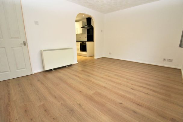 The Ridgedales, Coleridge Road, Oldham - Photo 1