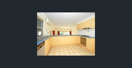 PRIVATE ROOM WITH AC & ENSUITE - PERFECT FOR STUDENTS - CLOSE TO QUT - Photo 3