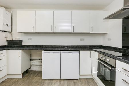 2 bedroom flat to rent - Photo 5