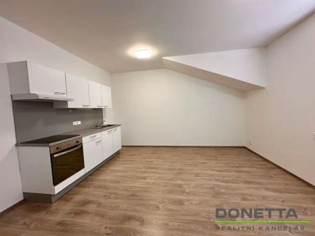 Pronájem bytu 1+kk, 34 m - Photo 2