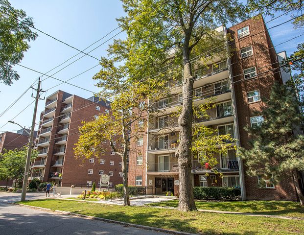 Bristol Place Apartments | 3150 Donnelly Street, Windsor - Photo 1