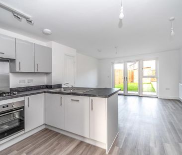 2 bedroom semi-detached house to rent - Photo 5