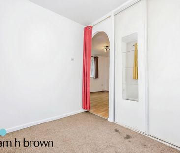 Lewes Close, Essex, Grays - Photo 5