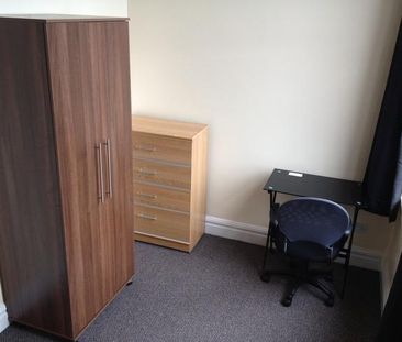 7 bedroom private hall to rent - Photo 4