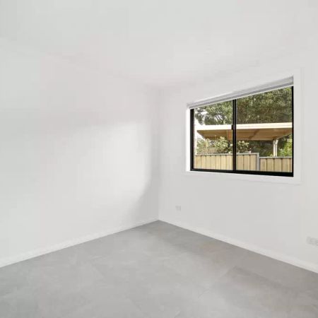 Brand new, private & fully detached granny flat - Photo 3