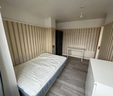 4 bedroom terraced house to rent - Photo 3