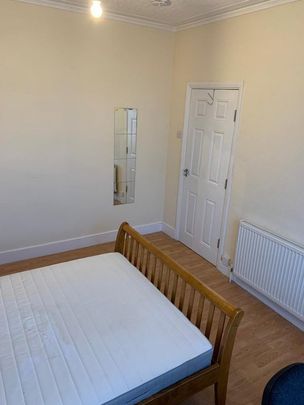 Room in a Shared House, Stanley Road, N15 - Photo 1