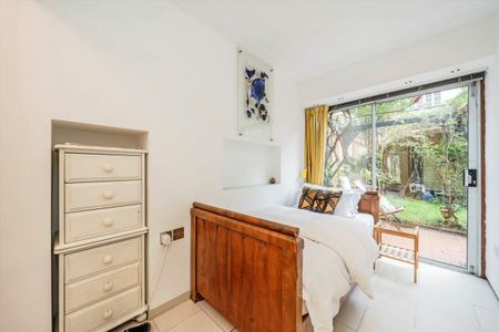Brunswick Gardens, Kensington, W8 - Photo 2