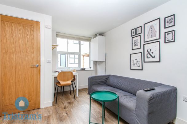 2 bed Apartment for Rent - Photo 1