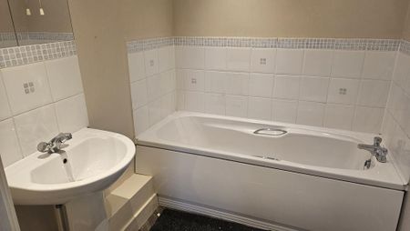 2 bedroom apartment to rent - Photo 3