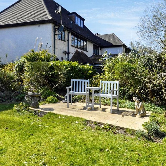 2 bedroom retirement property to rent - Photo 1