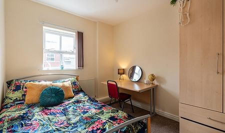 Spacious 6 bed House - Photo 2