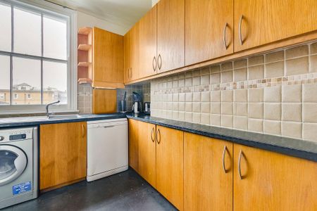 3 bedroom flat to rent - Photo 3