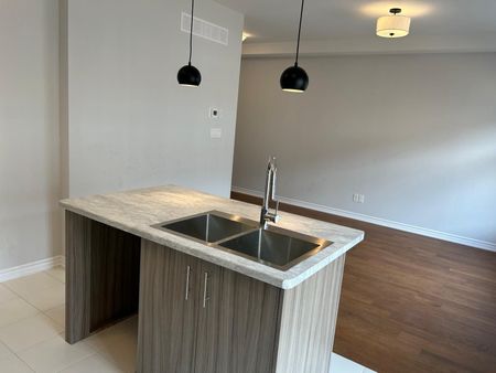 For Lease - 5672 Dorchester Road Unit# 35, Niagara Falls, Ontario - Photo 4