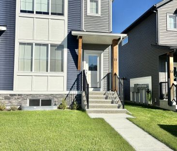This Home Has It All! Double Garage, Fenced Yard, Parks, School — 3... - Photo 1