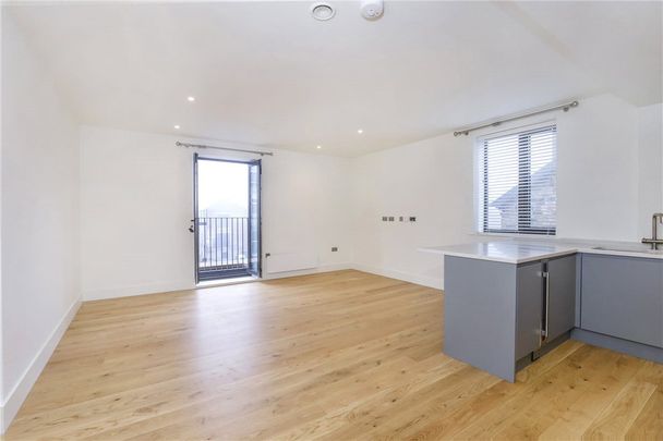 Stunning two bedroom apartment in the newly built Westfield House conveniently located in Harrogate Town Centre with a ground floor covered parking space. - Photo 1