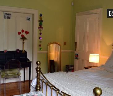 Decorated room in 5-bedroom apartment in Churchtown, Dublin - Photo 1