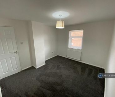 4 bedroom terraced house to rent - Photo 2