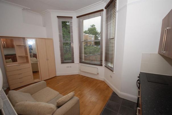 Studio to rent - Photo 1