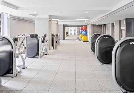 For Lease - 188 Cumberland Street Unit# 1812, Toronto, Ontario - Photo 2