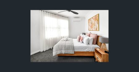 Luxurious Three-Level Villa in Main Beach - Fully Furnished - Photo 5