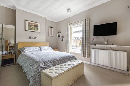 3 bed Semi-Detached House for Rent - Photo 2