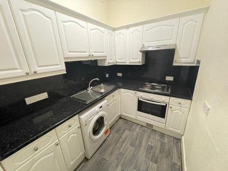 3 bedroom flat to rent - Photo 5