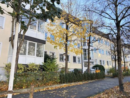 Lichtdurchflutet mit großzügiger Dachterrasse im Univiertel - Photo 5