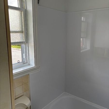 3 1/2 lumineux, frais repeint - Photo 4
