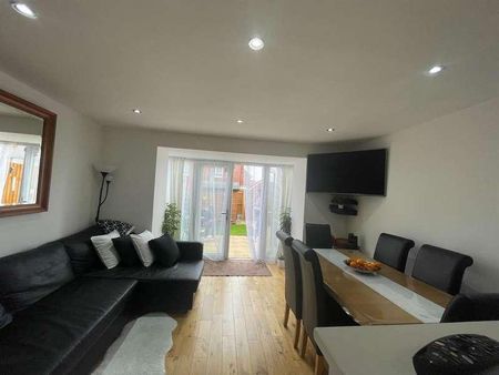 Lower Hazeldines, Marston Moretaine, Bedford, MK43 - Photo 4