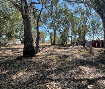 TWO BEDROOM HOUSE WITH BUNGALOW IN AVOCA - Photo 4
