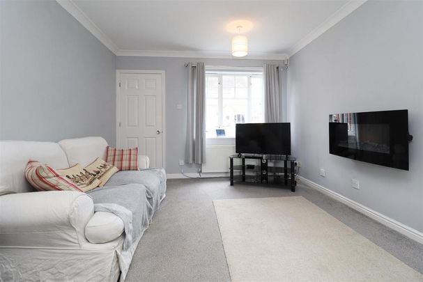 3 bedroom semi-detached house to rent - Photo 1