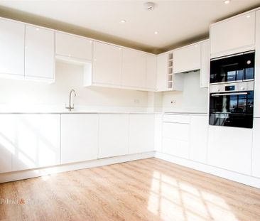 2 bedroom penthouse to rent - Photo 6