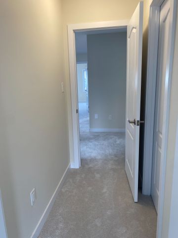 For Lease - 215 Aviron Crescent, Welland, Ontario - Photo 5