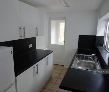 3 bedroom terraced house to rent - Photo 6