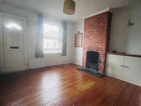 2 bedroom terraced house to rent - Photo 3