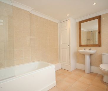 Courtenay Road, Woking - Photo 6