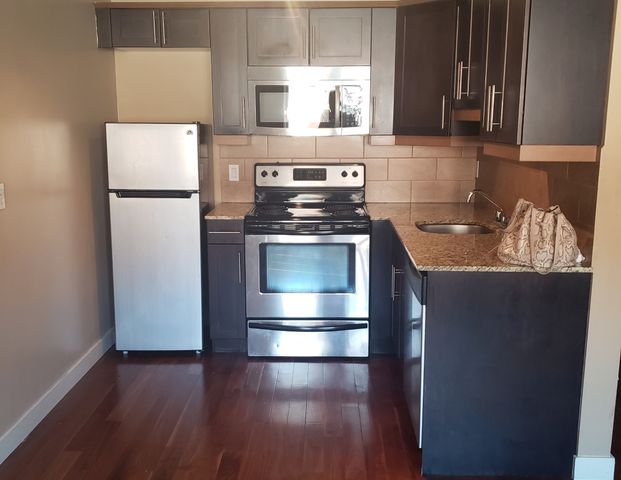 1 Bedroom Apartment for Rent - 565 Corydon Ave - November 1st. — 108 - Photo 1