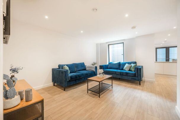 5 Bed Flat, Anglo Works, S1 - Photo 1