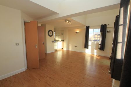 2 bedroom apartment to rent - Photo 3