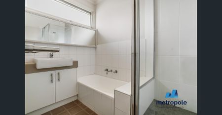 SPACIOUS UNIT IN SOUGHT AFTER LOCATION - Photo 5